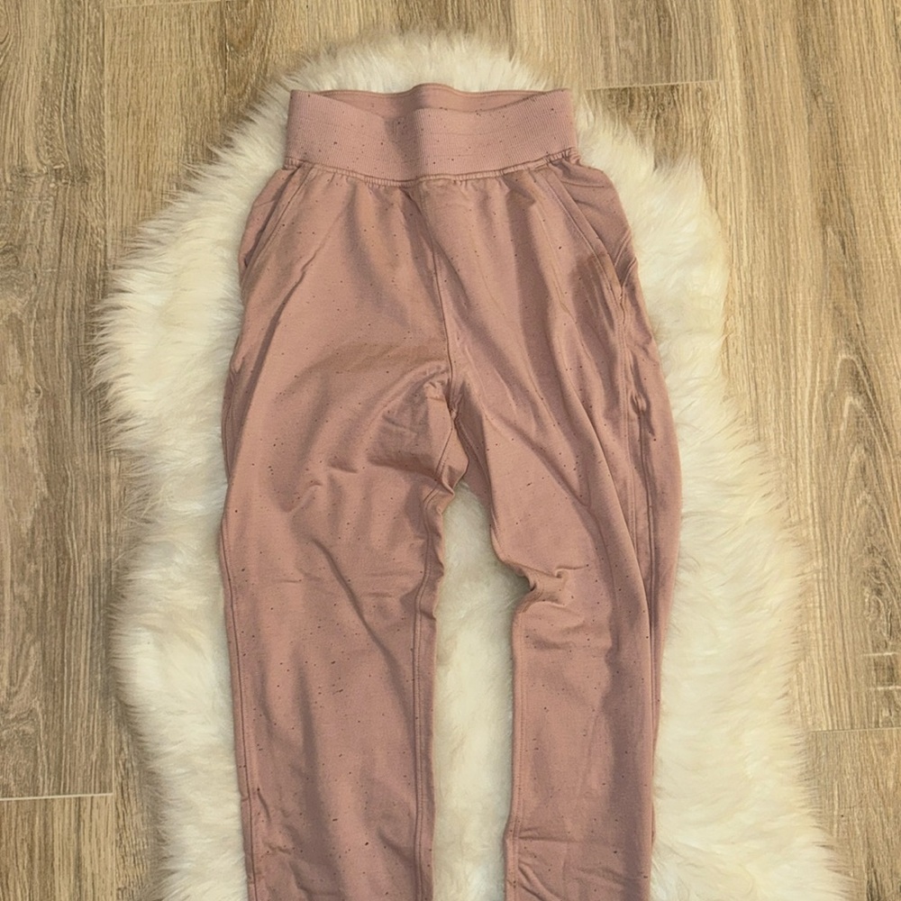 lulu joggers with speckles in them!